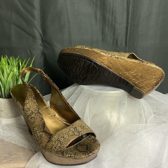 Ann Klein Wedge Sandals 💕🔥 - Picture 10 of 12